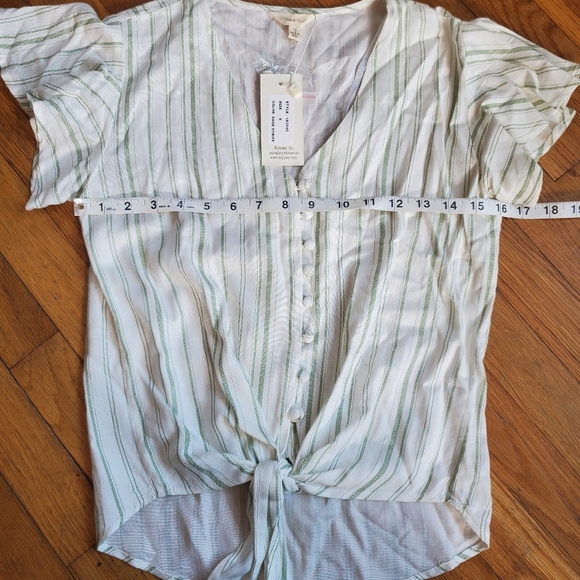 Sim‎ & Sam sage striped button up short sleeve top size small NWT - Picture 3 of 8